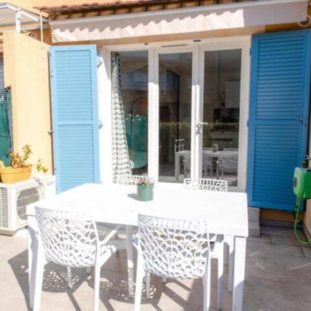 Mazet - A 300M De La Plage / Terrasse / Wifi / La Conciergerie Varoise La Londe-les-Maures Exterior photo